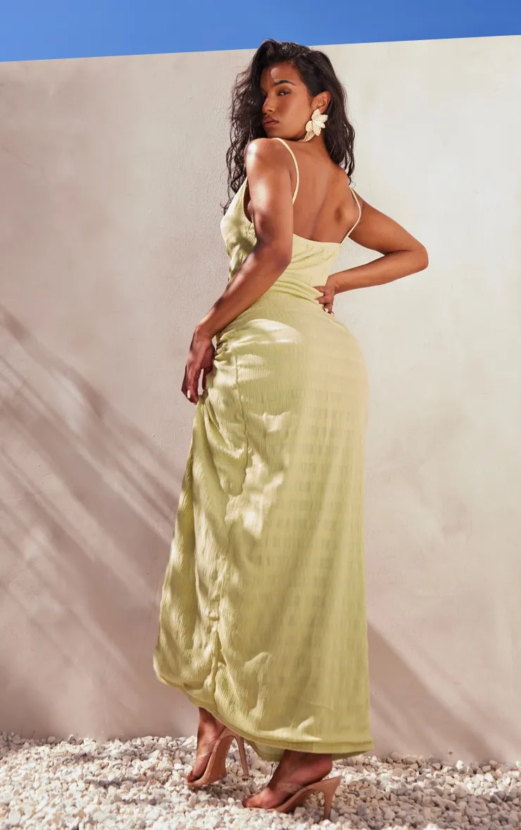 Robe longue texturée vert olive à col bénitier noué